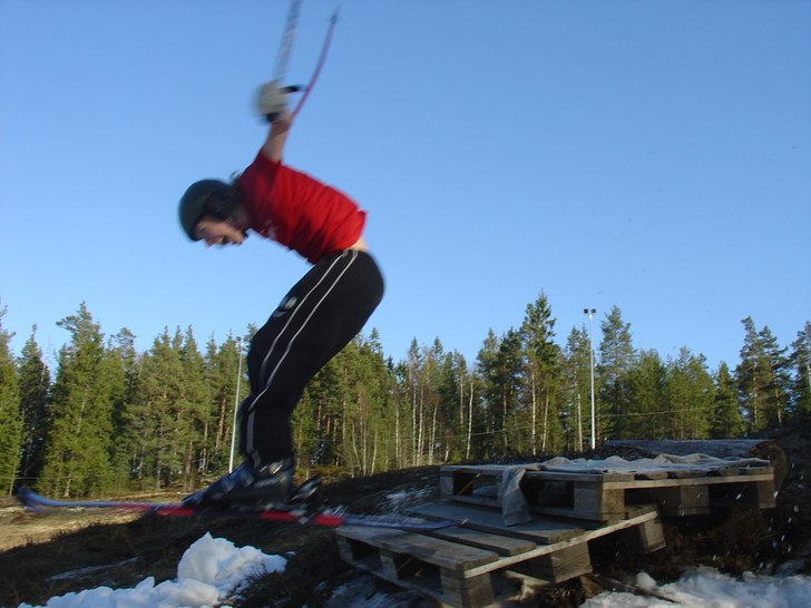 ta inte bilderna på allvar va.... Foto: CHRISTIAN. Åkare: Benjamin.