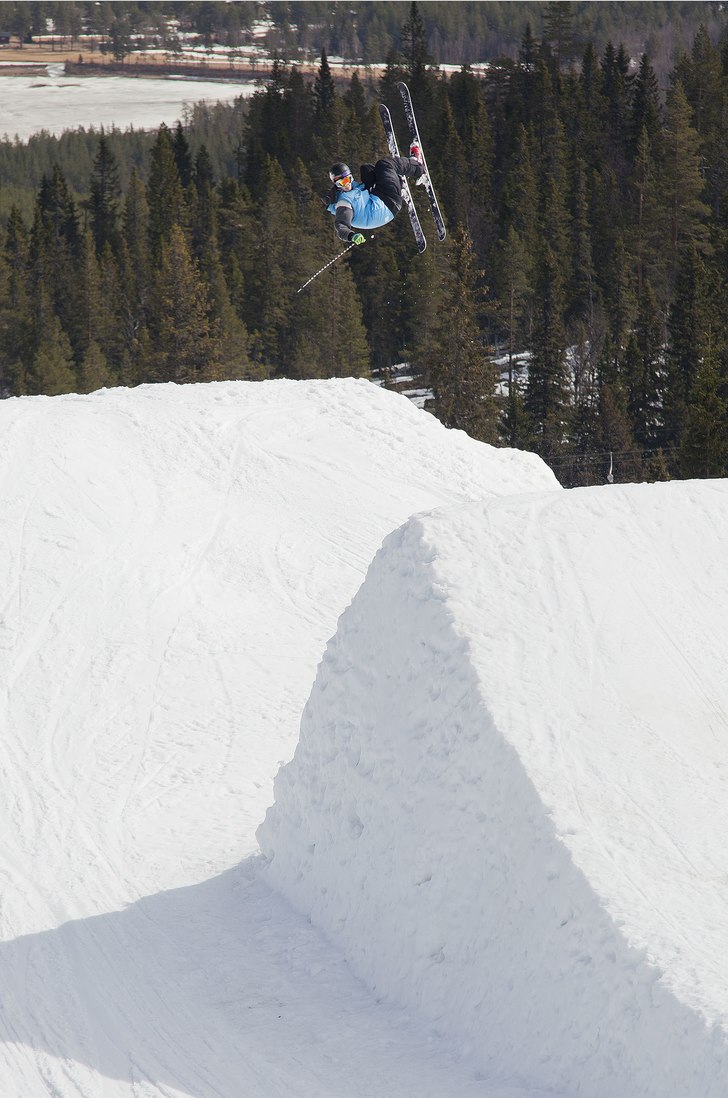 Flat 3 

mer bilder på birkemyr.blogg.se. Foto: Jonathan Birkemyr. Åkare: Markus Danzér.