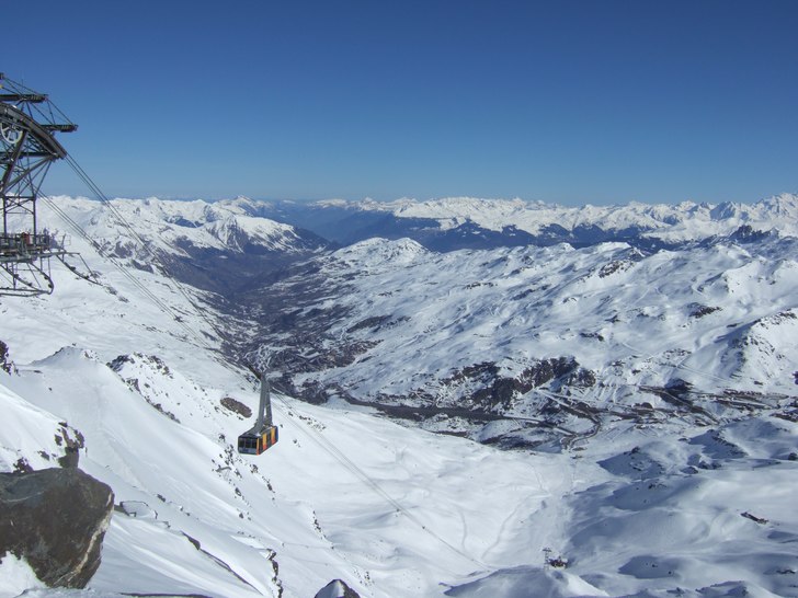 utsikten från Cime de Caron ner mot Val Thorens. Foto: Johanna Hermansson.