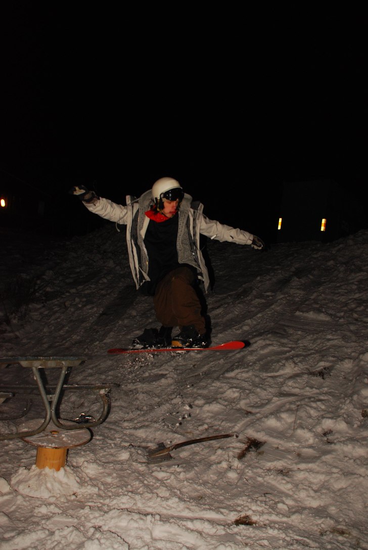 åsbro skola har mkt roliga grejer
körde one foo. Foto: klassson. Åkare: jag.