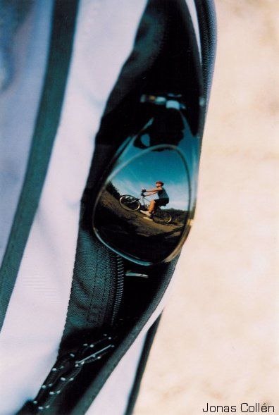 Fick bilden när jag skulle lägga ner brillorna i. Foto: Jonas Collén. Åkare: Peter Winbo.