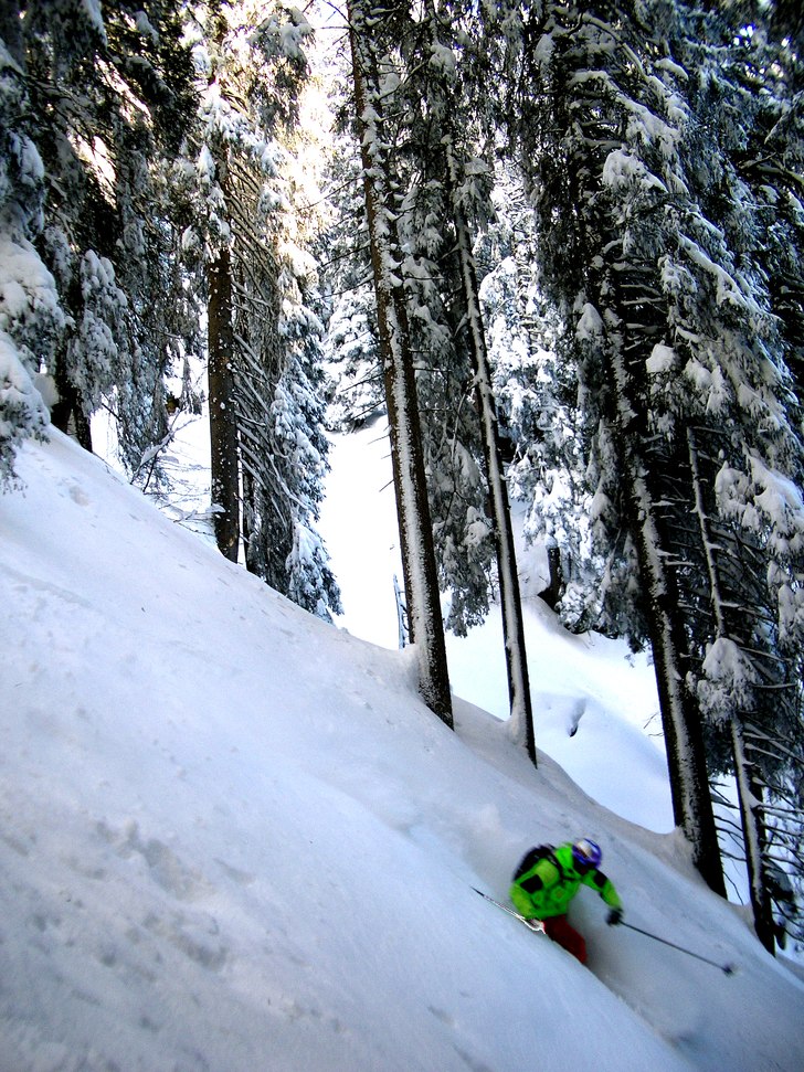Grym åkning på väg ner mot Langan.. Foto: Stefan jonasson. Åkare: Robert hortlund.