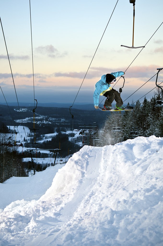 Action i liftspåret. Foto: Magnus Karlsson. Åkare: Petter Cavallin.