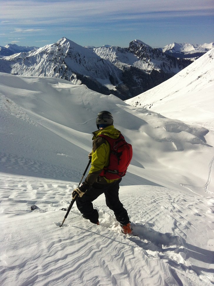 Sug i magen på baksidan av Col de Cou. Foto: Michael Andersson. Åkare: Mathias Andersson.