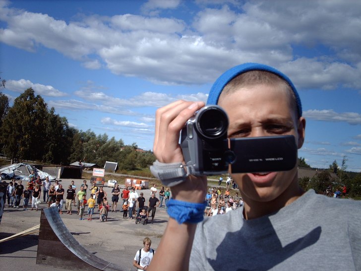 Min vän Jonas filmade på mejj.................... Foto: K-D Nordlöf. Åkare: Jonas Hjohlman.