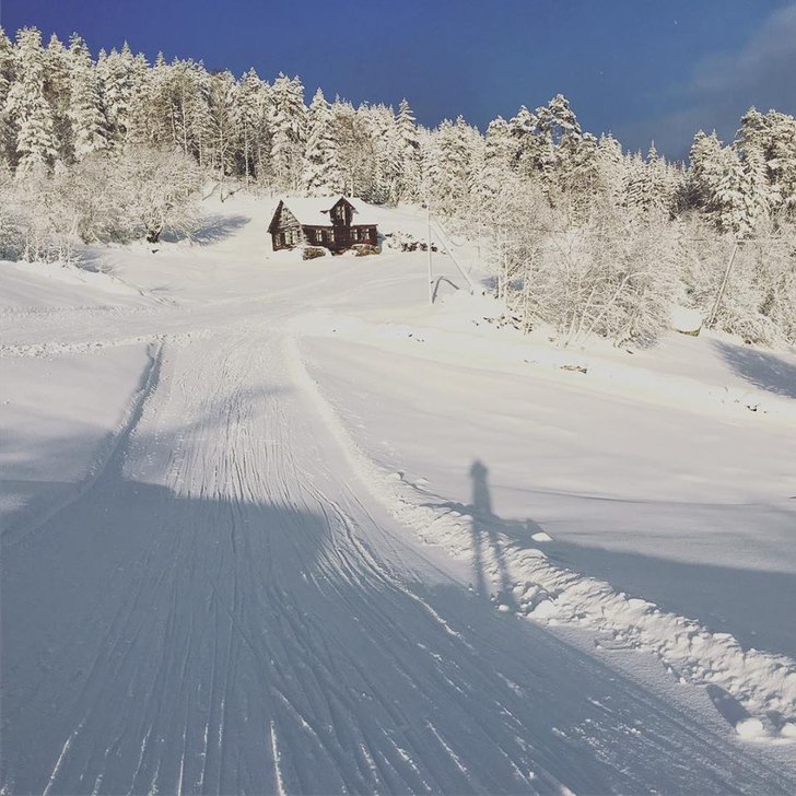 +
Kjøp heiskort på      www.sognskisenter.no  .