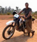 på motorcykel i cambodia. Åkare: tobias m.