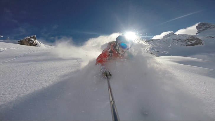 Åkare: Johan Almroth.