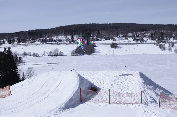Avslutning i sidsjöbacken . Foto: Fredrik Thurefjäll. Åkare: Robin Nordin.