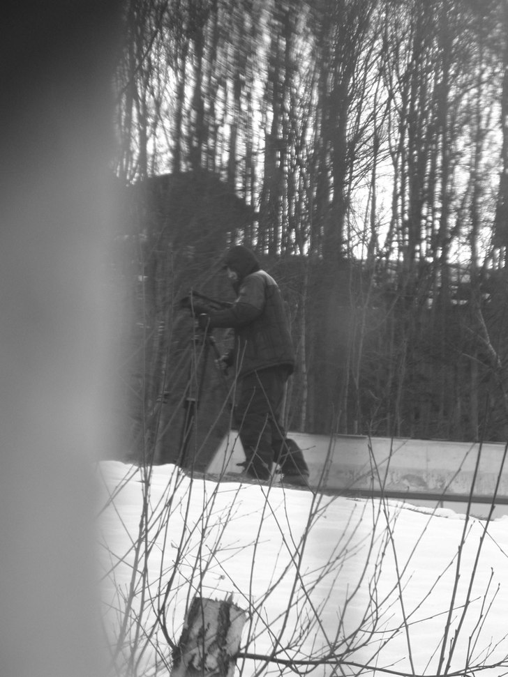 Foto: Johan Jonsson. Åkare: Det nya filmarstjärnskottet Erik Henriksson. Uppe före frukosten och filmar berg. Ung och hungrig!.
