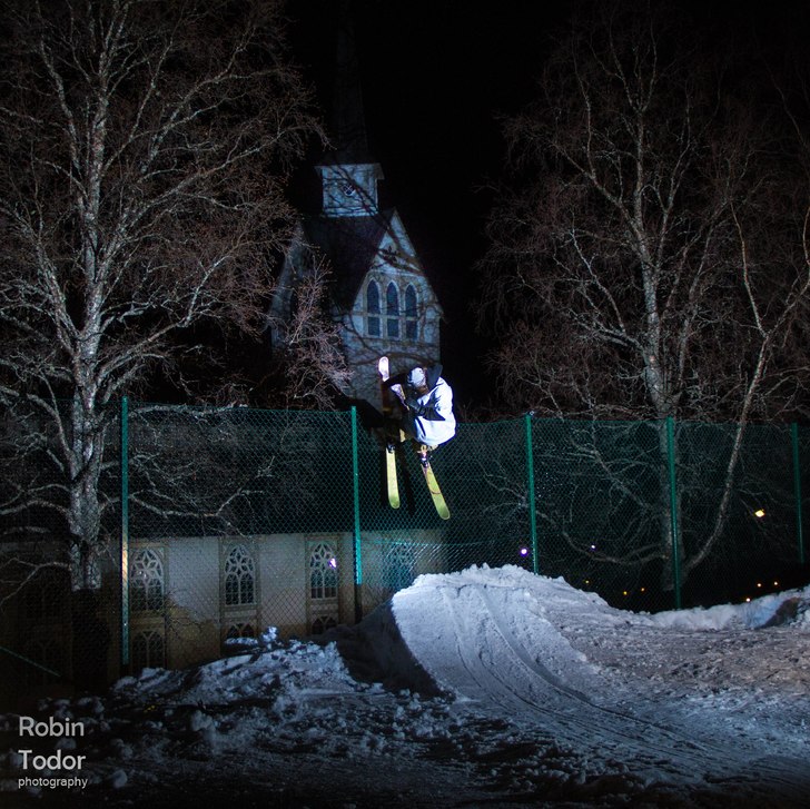 Kyrkligt. Foto: robin todor. Åkare: niklas höiem.