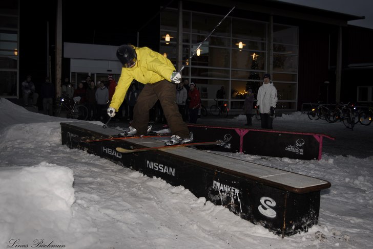 RAIL JAM 08. Foto: Linus Bäckman. Åkare: Michaela Utsi.