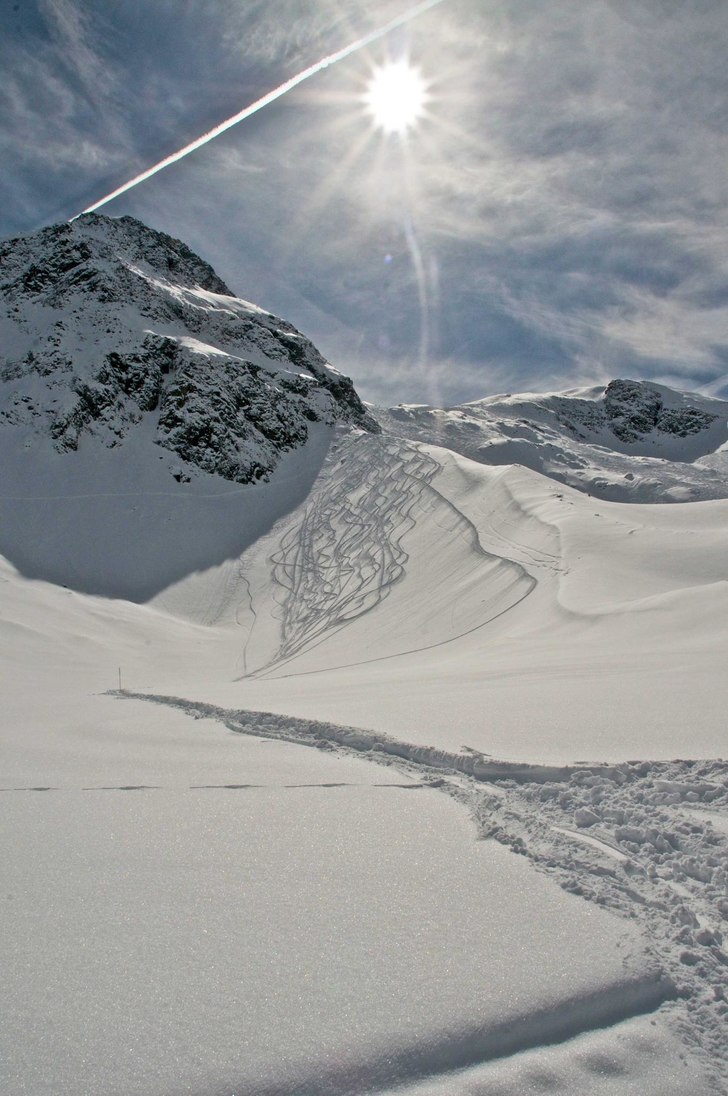 Sluttningen som är belöningen på slutet. . Foto: Powder Department Stubaier Gletscher.