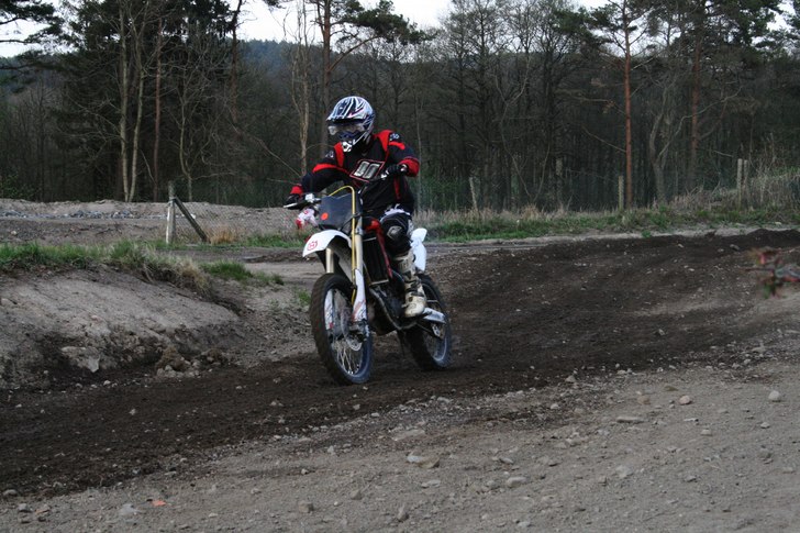 Crossträning. Foto: Tommi Siipola Kämäräinen. Åkare: Niklas Billing.