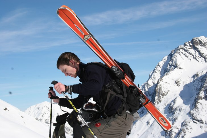 Hiking above Pettneu. Foto: Anders Kunze. Åkare: Martin Bækby.