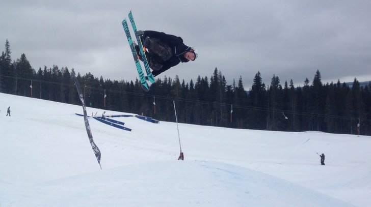 Lärde mig att göra flatspin 720 i vinter och lyc. Foto: Alexander Hebbe. Åkare: Jeppenator.
