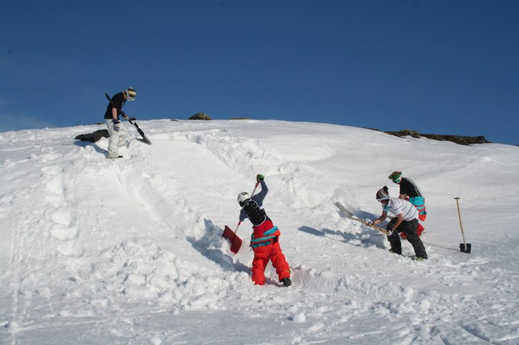 hoppet bildas cirkus 3m högt=b. Foto: denise.