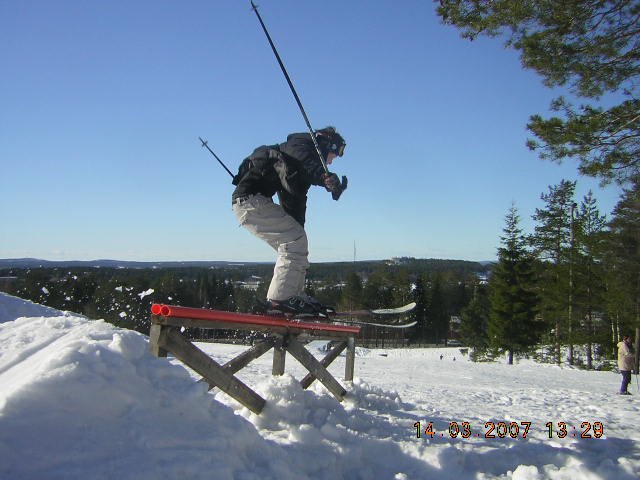jag kör en liten rail ^^. Foto: Adam. Åkare: Jag (David).