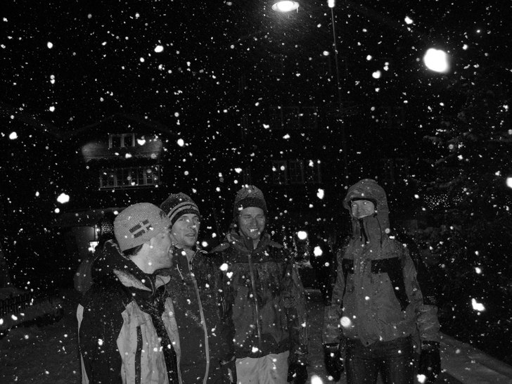 Vilket wunderbar väder... speciellt första kväl. Foto: Lars Sahlström. Åkare: Erik, Josef, Andreas, Jonas.