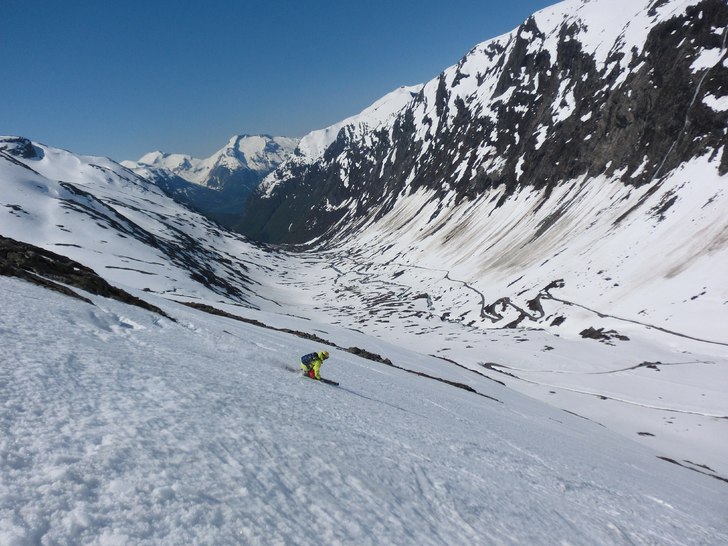 Baksidan Stryn, öppningshelgen i fantastiska för. Foto: Robert Hortlund. Åkare: Henrik Liljeqvist.