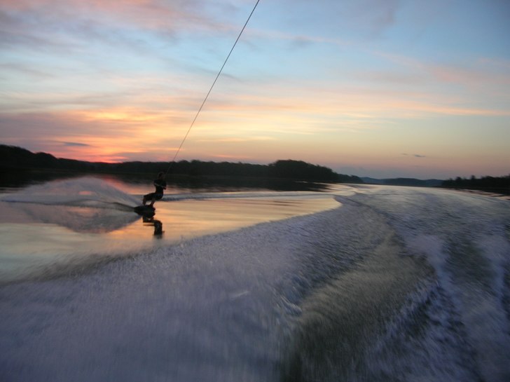 En härlig sommar kväll som många andra. Foto: Joakim Johansson. Åkare: Mikael Johansson.