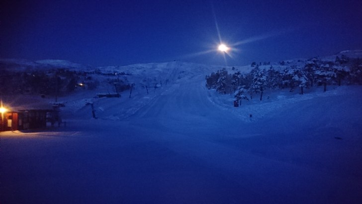 Nydelig vær
Kjem til å bli ein kjempeflott skida.