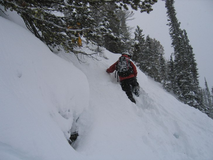 Skidletning efter vurpa i knähögt puder... Foto: Sighsten Dahl. Åkare: Kenneth_STHLM.