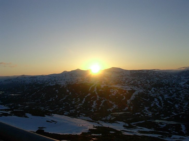 Lite nice utsikt och tänk på att klockan är 01.. Foto: Jag. Åkare: Ingen.