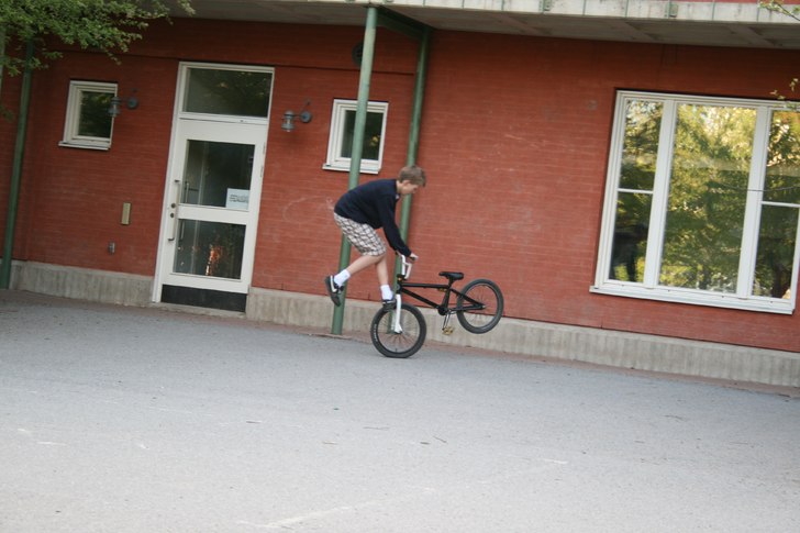 Jag drar en footjamtailwhip. Foto: Christopher. Åkare: Jag.