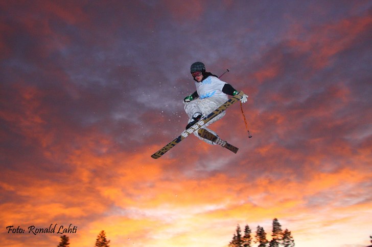 Här har jag använt helt manuella inställningar . Foto: Ronald Lahti. Åkare: Adam Runeberg.