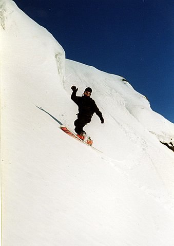 Fet nedfart... Foto: Olav Solberg. Åkare: Varde.