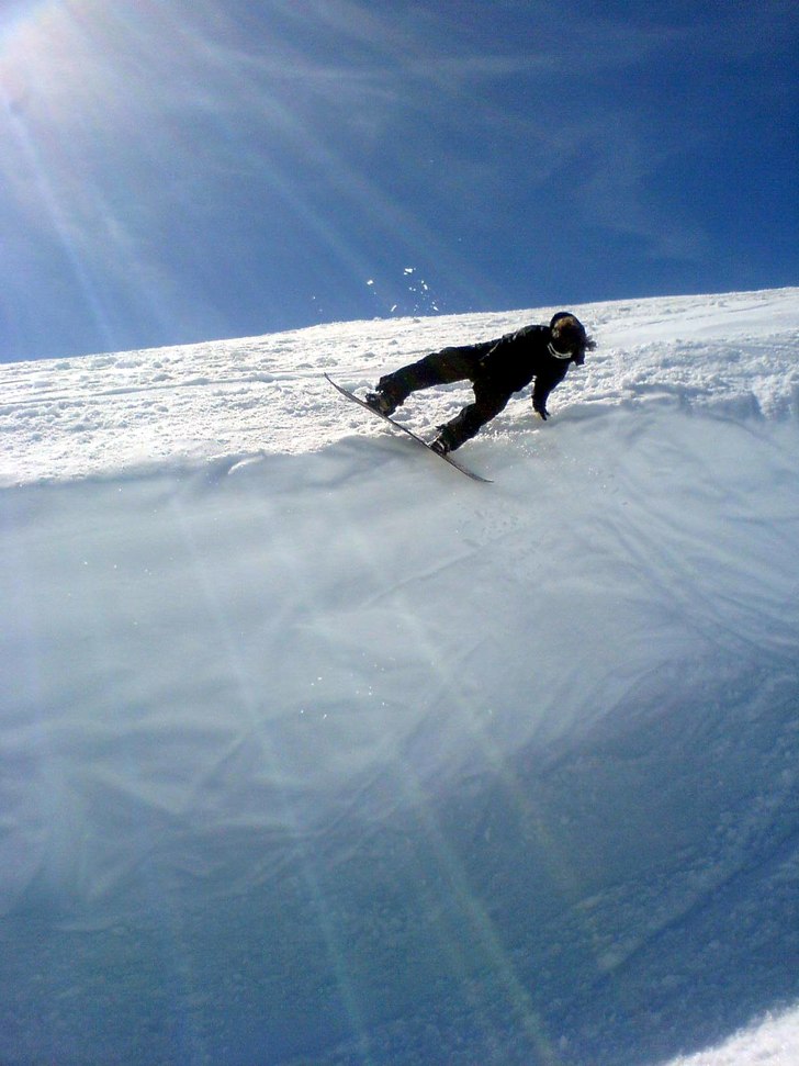 En wallride på en grymt fin dag.

Fixade till f. Foto: Tomas Hallenberg. Åkare: Tomas Carlberg.