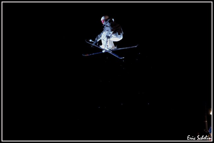 Sammy Carlsson drar på stort under Winter Jam. Foto: Eric Schelin. Åkare: Sammy Carlsson.