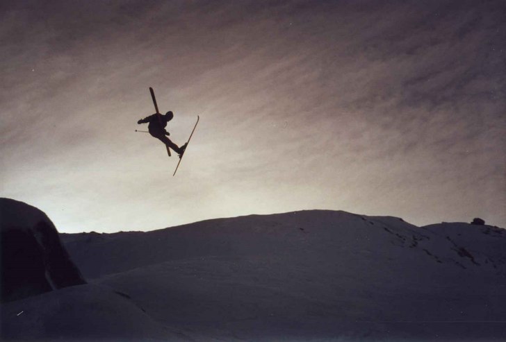 MEGASPLIT
Hight: around 5m.

Pic taken in 1998!. Foto: Unknown. Åkare: Magnus Eriksson.