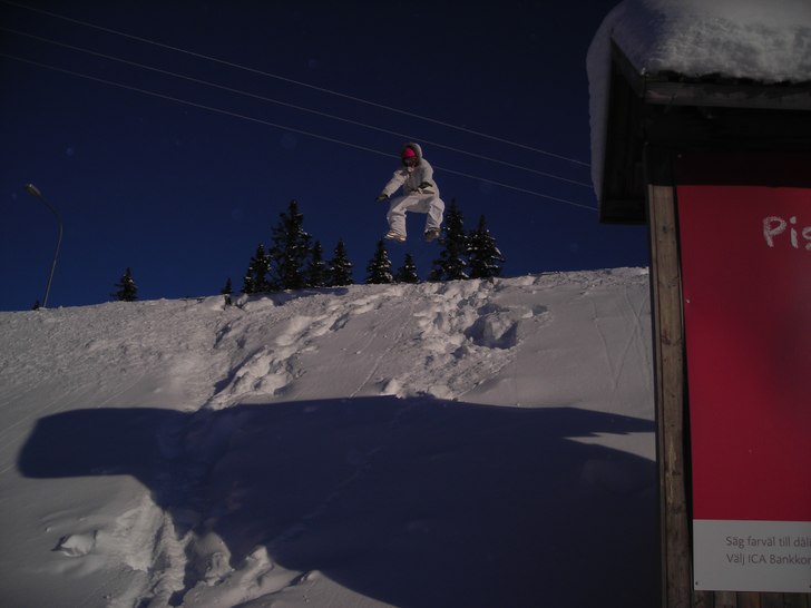 Henke har just lärt sej flyga med hjälp av medit. Foto: Jag. Åkare: Henke Persson.