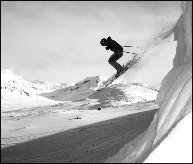 Jag tar ett litet drop. Foto: Mikael Öhlund. Åkare: Simon Pontér.
