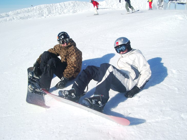 Jag och Erik i åre . Så jävla skönt väder :D. Foto: Pappa. Åkare: Jag och erik.