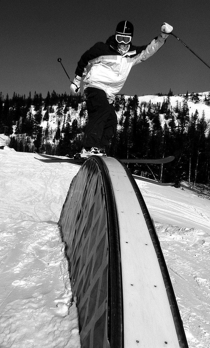 Kör på rainbow i skalet.. Foto: Jesper Nilsson Böös. Åkare: Albin Kerfstedt.