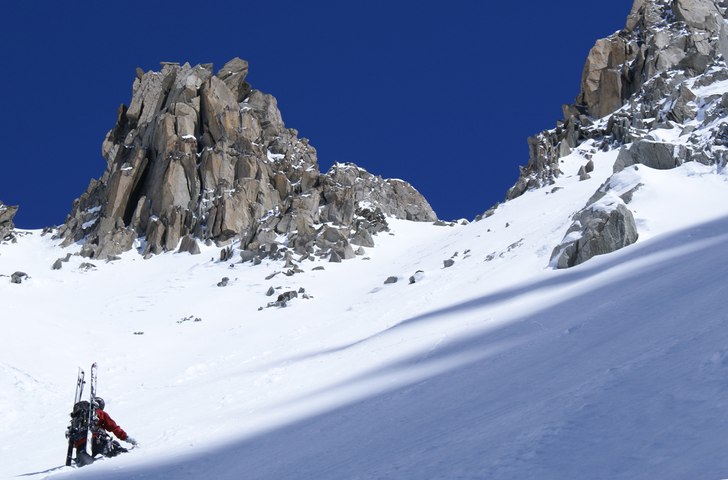 Sista biten upp genom perfekt snö från västra s. Foto: Jakob Edholm. Åkare: Tobias Granath.