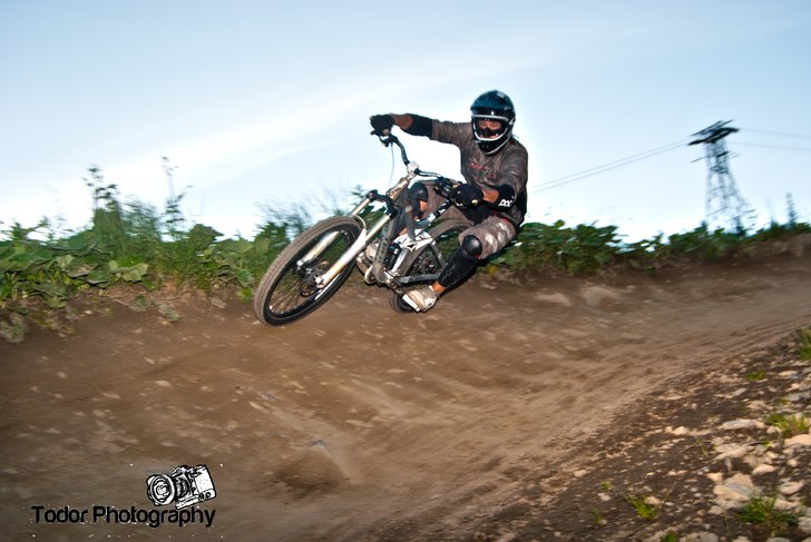 Speedos. Foto: Robin Todor. Åkare: Robin Mann.