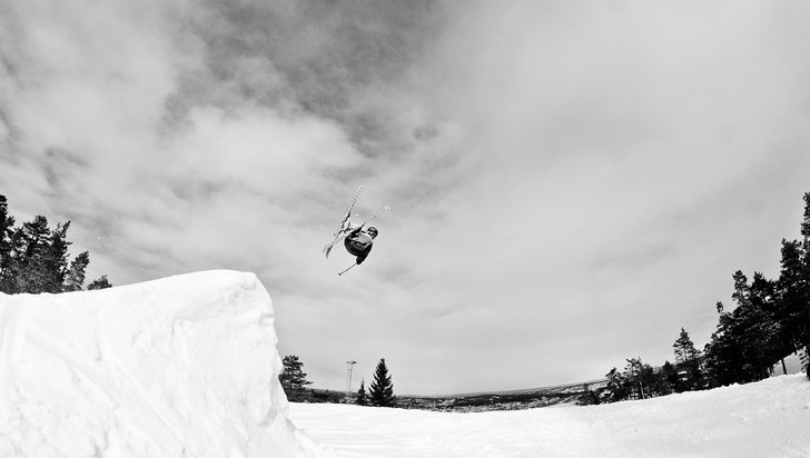 Foto: Mathias Lindkvist. Åkare: okänd.