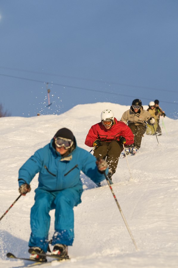Alla i led med tränaren först. Foto: Mats. Åkare: Simon Blom.