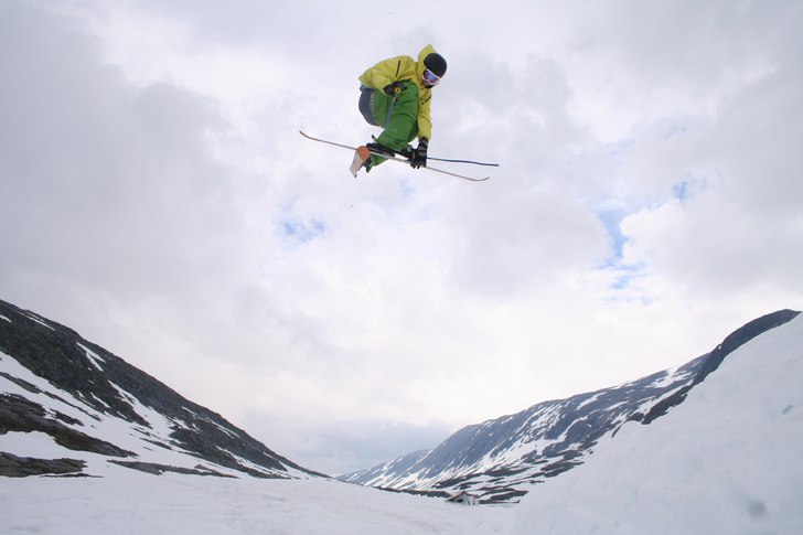 En fet norrman hoppade på ett hopp, det var fräc. Foto: Joakim Croy. Åkare: Mathias Vinje.
