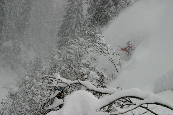 Tokmycket snö!. Foto: Olle Kvick. Åkare: Viktor Andersson.