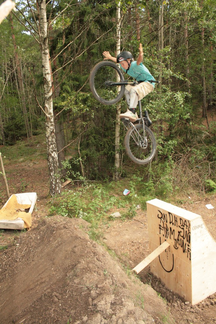 Tuck no hander. Foto: Emil Thelander. Åkare: Anton Thelander (jag).