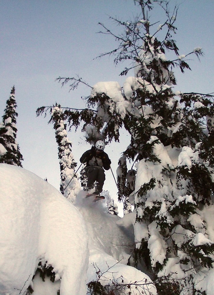 I skogen på Helirunnet ner mot Turtle. Foto: Magnus Johansson. Åkare: Henrik Liljeqvist.