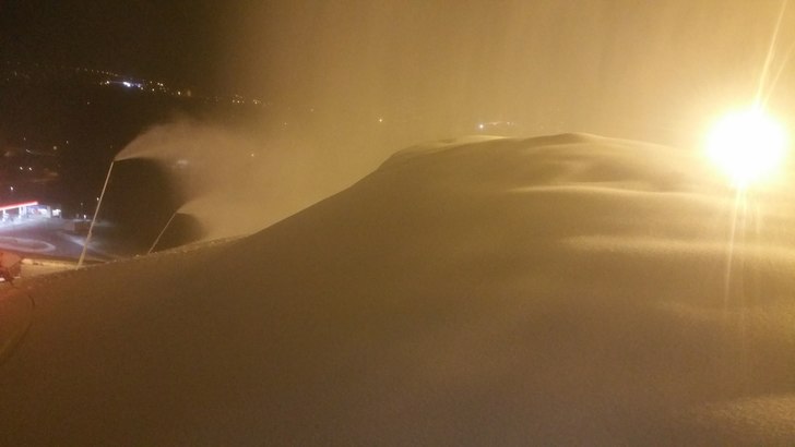 Kom og lek på snøkanonhaugene
Fine forhold i bak.