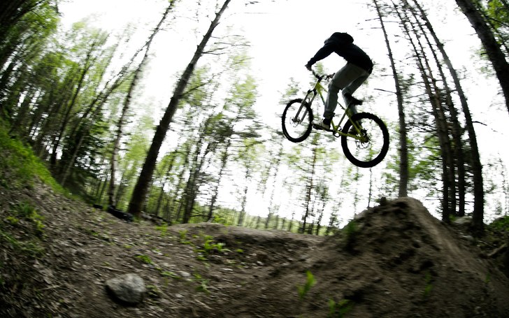 Tyckte att bilden blev lite skön med motion blur.. Foto: Simon Pontér. Åkare: Joakim Nilsson.