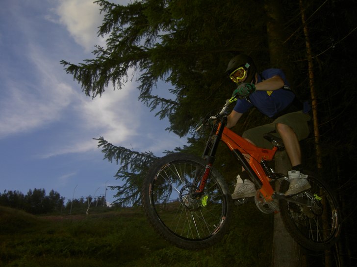 Axel satsar. Foto: Fredrik Johansson. Åkare: Axel.