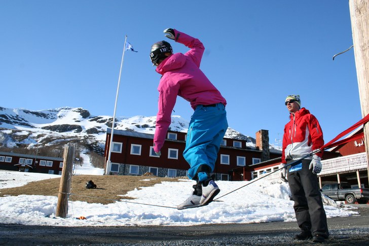 Jag svajar på linan. Foto: Erik Svedbäck. Åkare: Johan Larson.